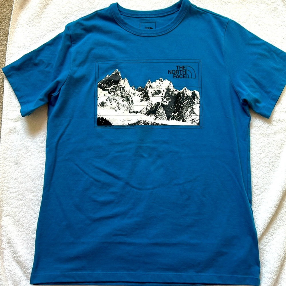 THE NORTH FACE:  WOMANS short sleeve t-shirt size Large